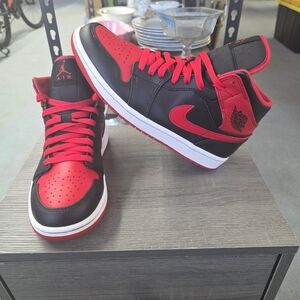 Nike Air Jordan 1 Mid Alternate Bred Men's Size 8